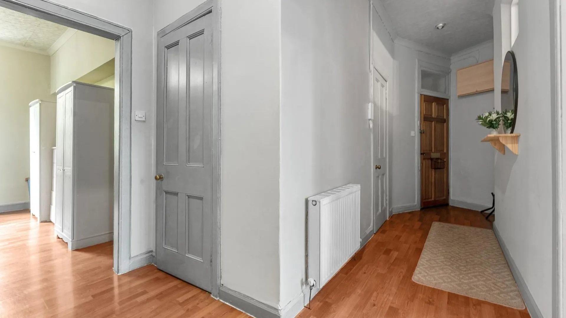 Central, Cozy 2Br-1Ba-Haymarket - With Parking エディンバラ 0*,