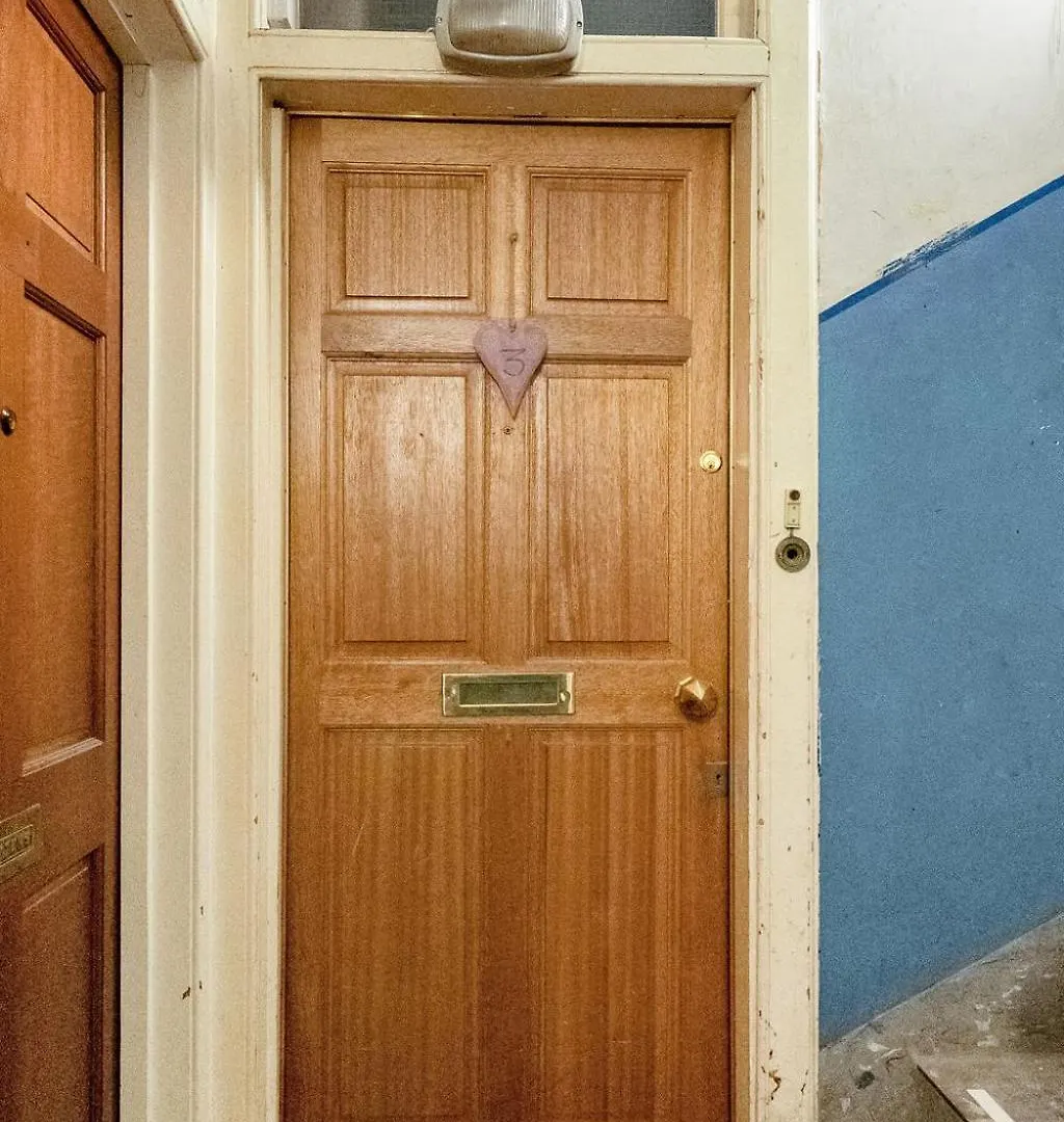 Central, Cozy 2Br-1Ba-Haymarket - With Parking エディンバラ アパート